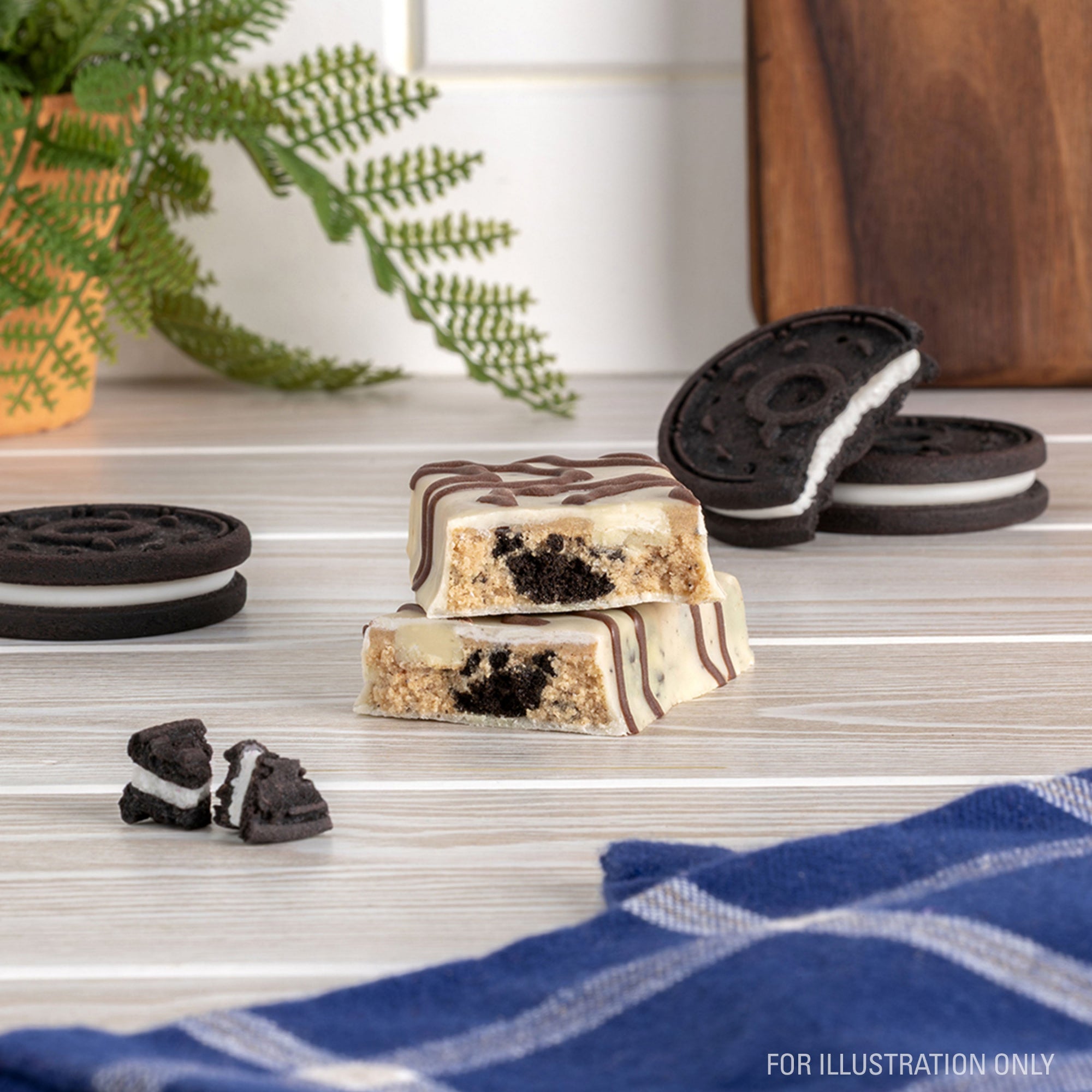 dipped-cookies-and-cream-protein-bars-b0 15807_QN_USA_ProteinBar_CAC_InterimAssetUpdate_Digital-Dipped-ProductCarouselSet_Tabletop1.jpg